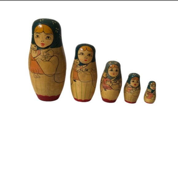 Other - Vintage 5 piece Russian nesting dolls